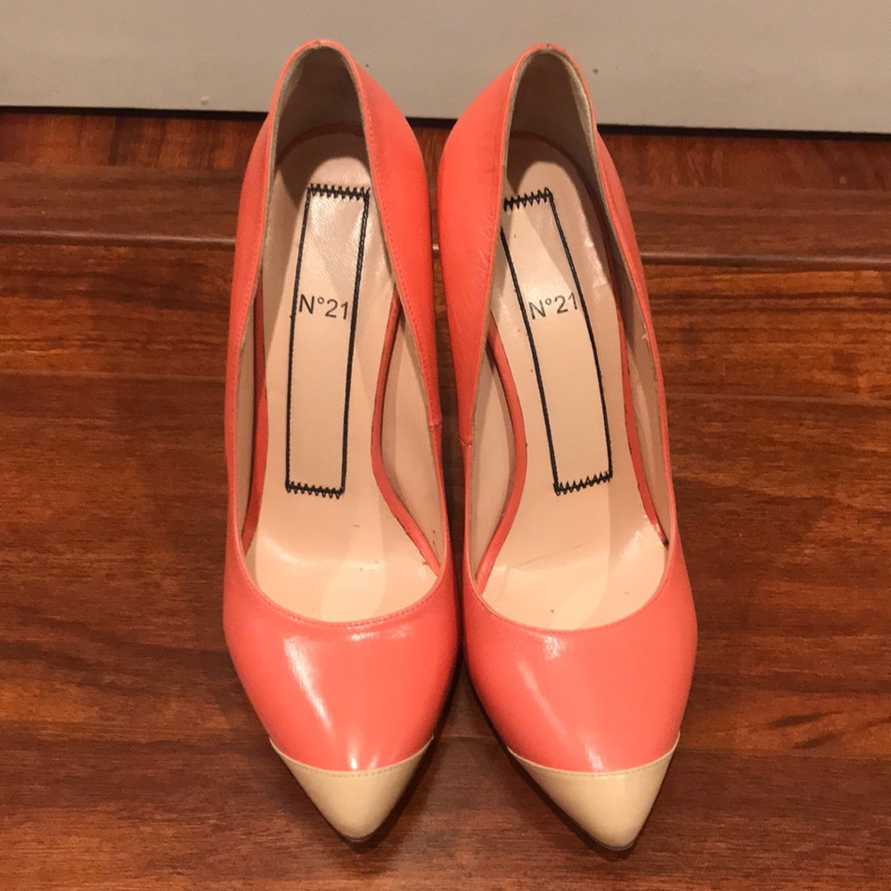 N•21 👠